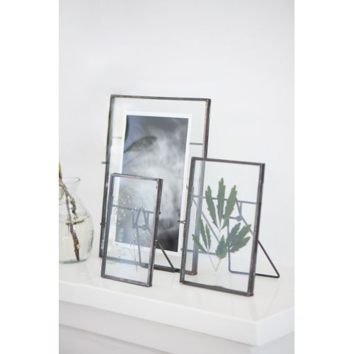 Skleněný rámeček na fotky v kovovém rámu s opěrkou | Bella Rose