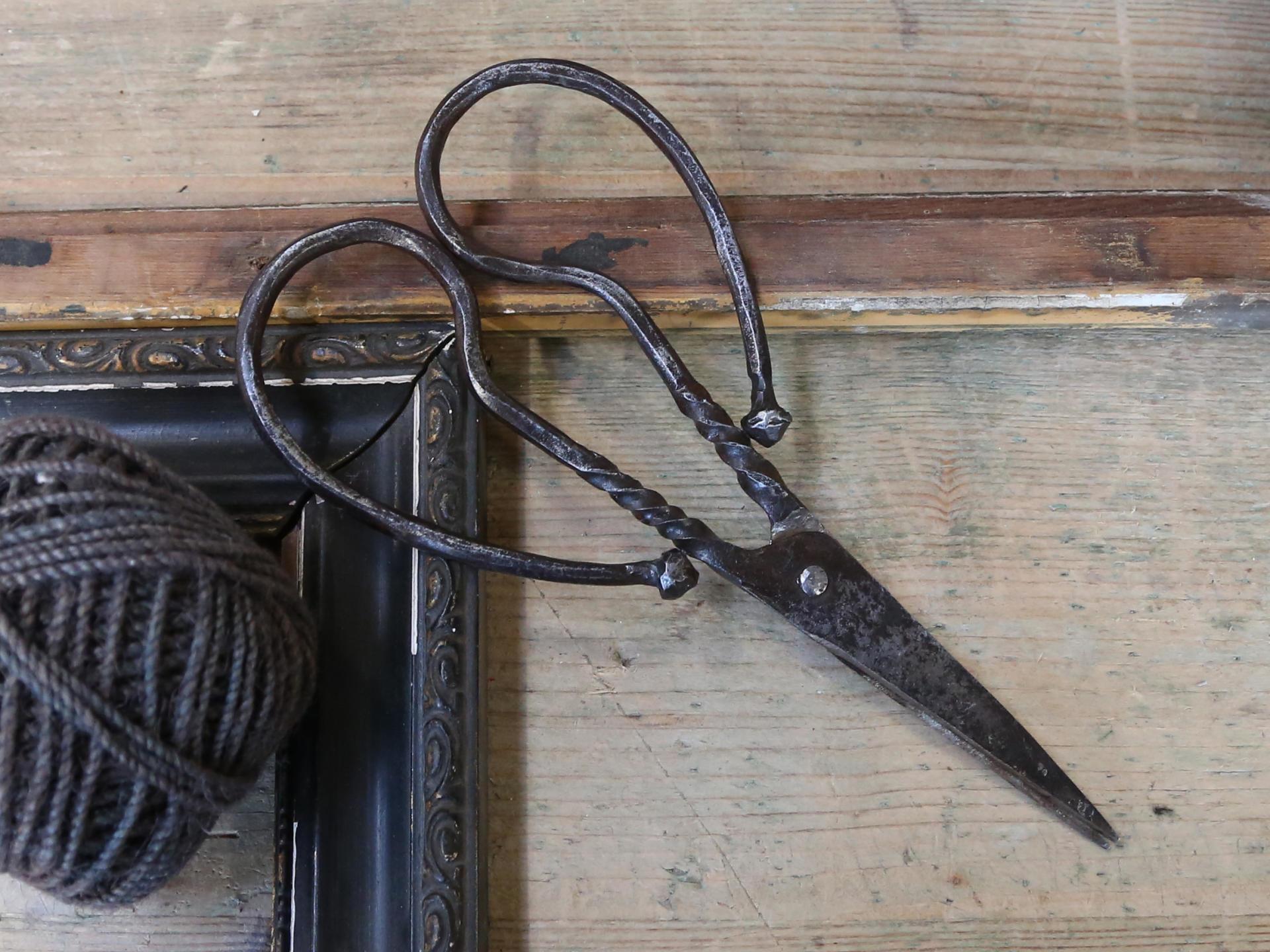 Kovové nůžky Vintage s patinovým vzorem | Bella Rose